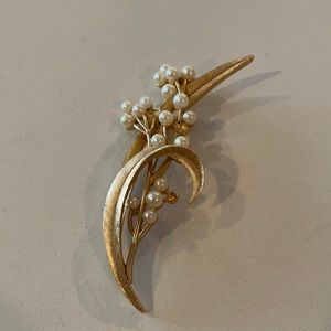 Trifari Vintage Faux Pearl Pin